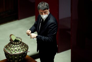 El diputado Matteo Renzi emite