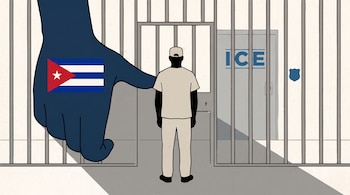 Ilustración de una persona de espaldas ante rejas de prisión y una mano azul con la bandera de Cuba junto a una puerta con la palabra ICE.