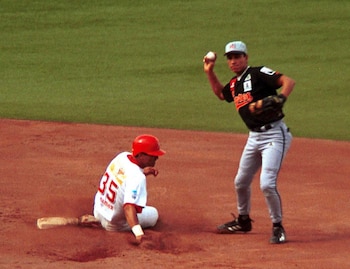 Carrillo Jr. debutó profesionalmente con