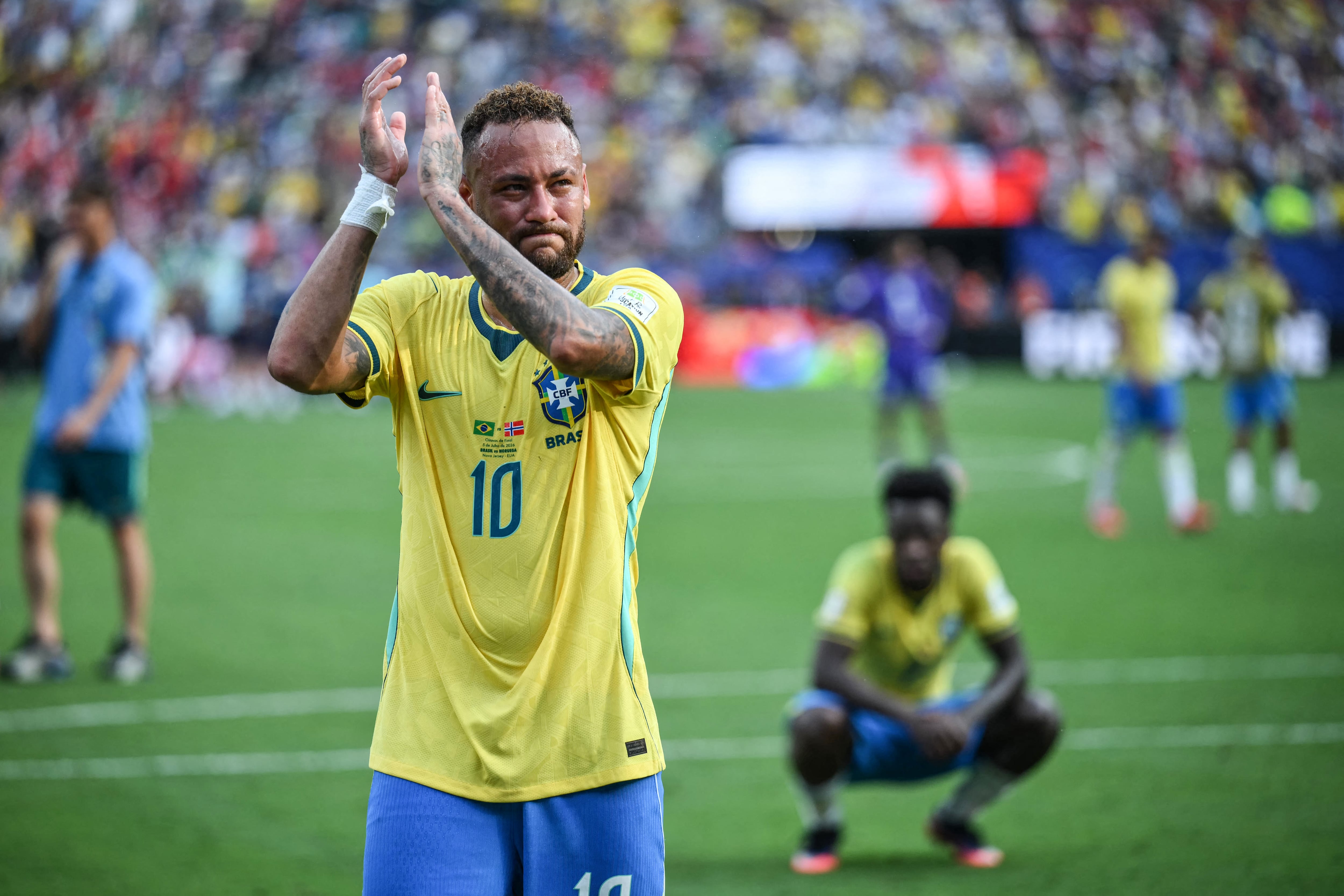 Neymar se despidió de la Copa del Mundo entre lágrimas (Photo by ANGELA WEISS / AFP)
