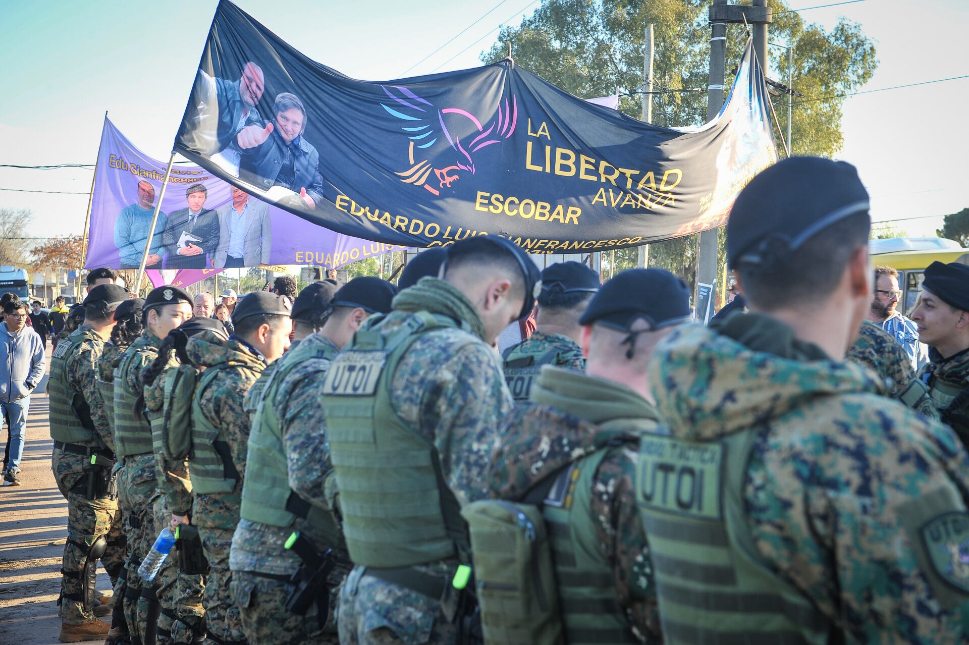 El gobernador de la provincia de Buenos Aires cuestionó el operativo de seguridad desplegado en el cierre de campaña de La Libertad Avanza (Jaime Olivos)