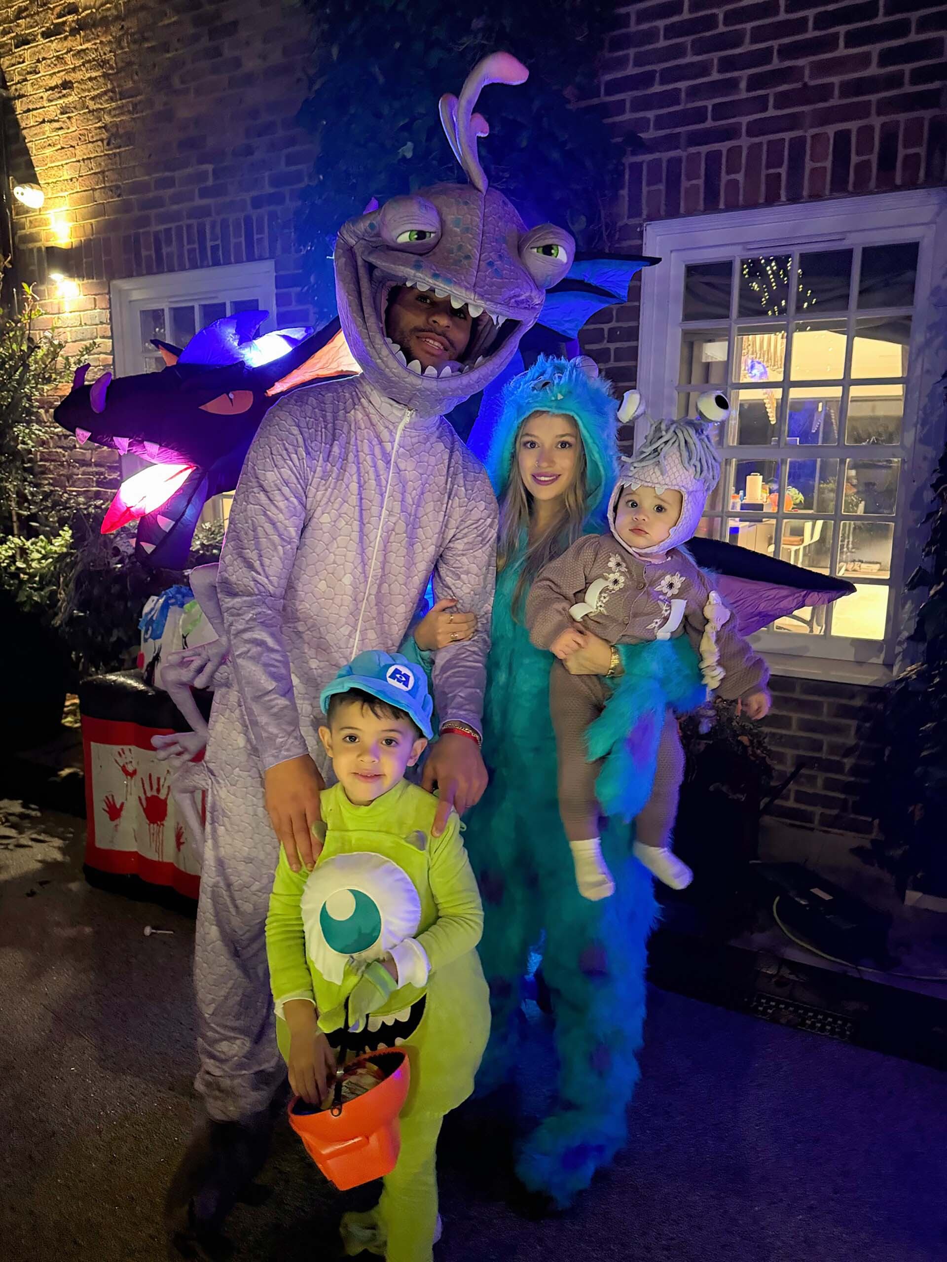 Cuti Romero con su pareja Karen Cavaller y sus hijos, Valentino y Lucy (Foto: @cutiromero2)