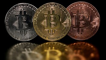 El Bitcoin salta 9% y