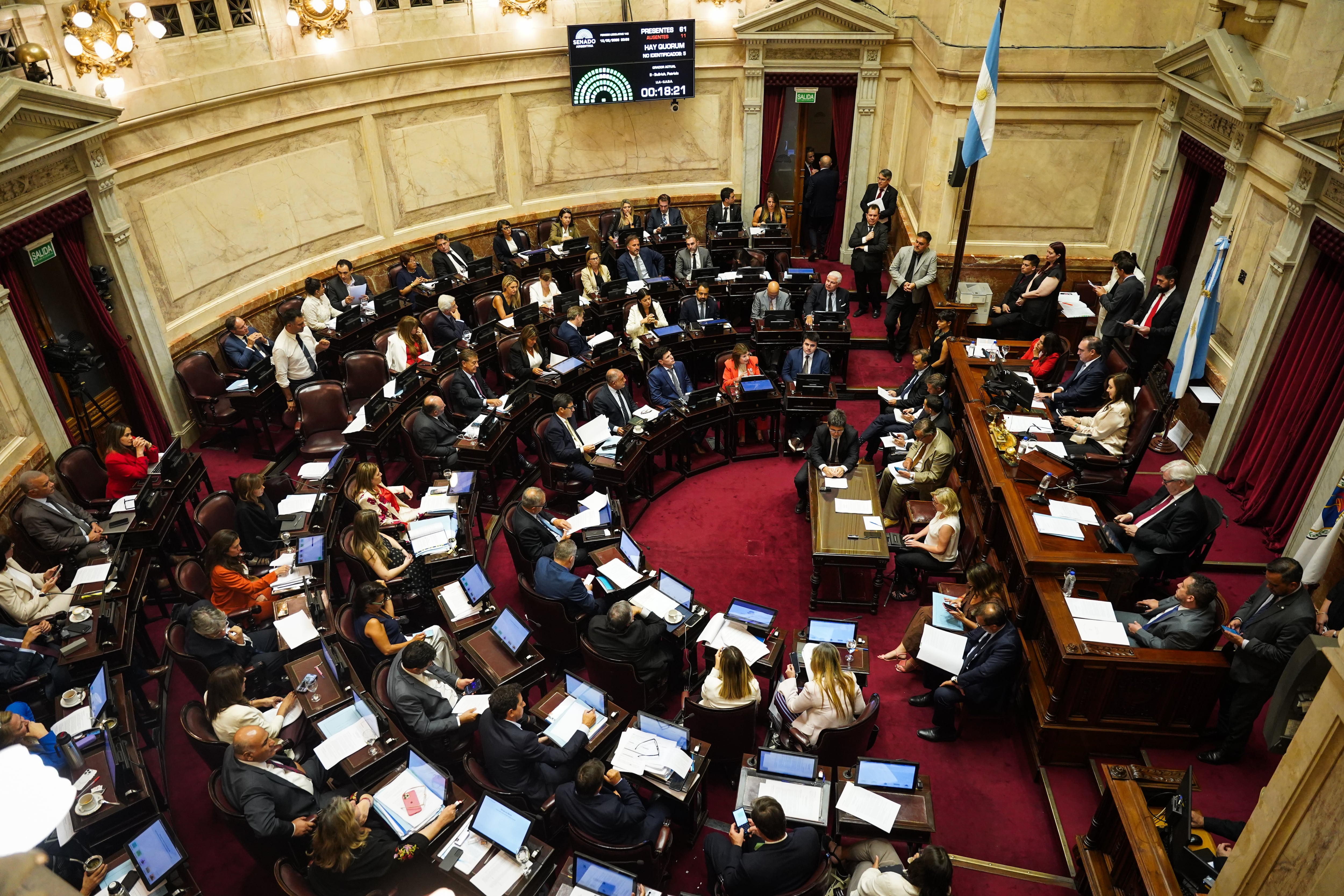El pleno de la Cámara alta, durante la sesión extraordinaria realizada entre el miércoles y jueves de la semana pasada
