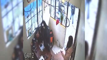 Cámaras registraron cómo un hombre