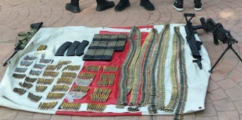 Armamento asegurado a los adolescentes en la zona rural de Culiacán. Crédito: SSP Sinaloa