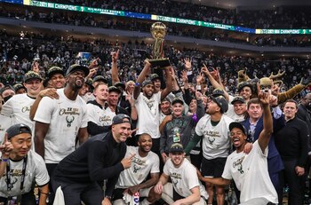21-07-2021 Los Milwaukee Bucks celebran el título de la NBA 2021 tras imponerse en el sexto duelo de las Finales a los Phoenix Suns (105-98)
DEPORTES
MILWAUKEE BUCKS