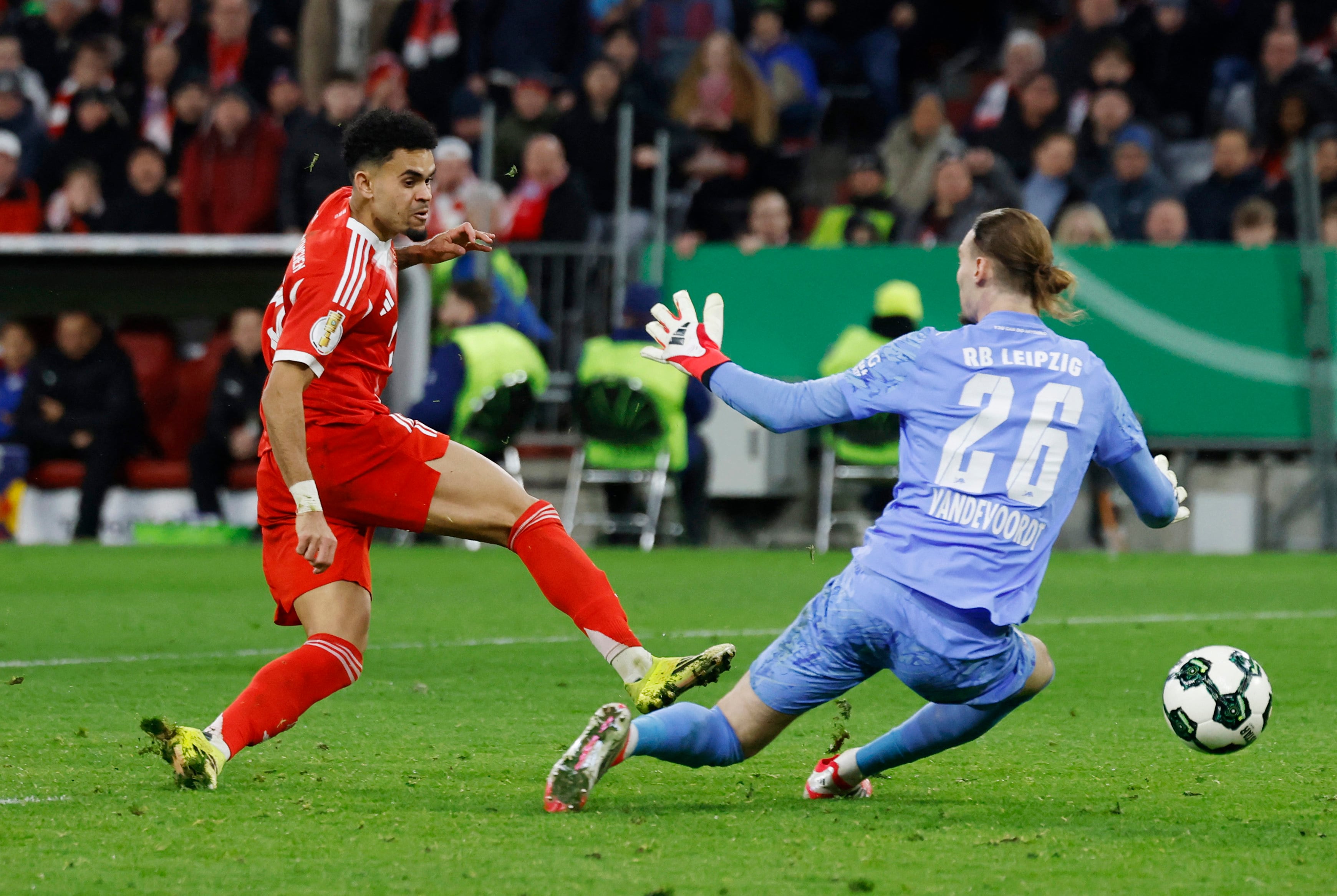 Luis Díaz anotó el 2-0 en la victoria del Bayern Múnich ante RB Leipzig - crédito Michaela Stache/REUTERS