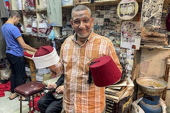 Abdel Basset, en su taller