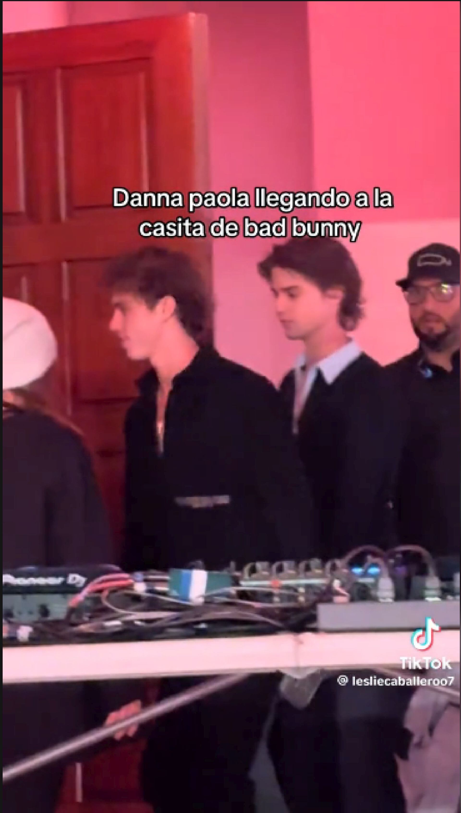 El video generó mensajes elogiosos hacia los hijos de Fiorella Cayo y también hacia Danna Paola, a quien muchos describieron como cercana y accesible con quienes la rodeaban. (TikTok)