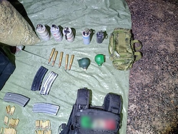 Los chalecos tenían siglas del