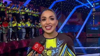 Con firmeza y sin alterarse,