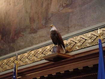 Una foto de una escultura