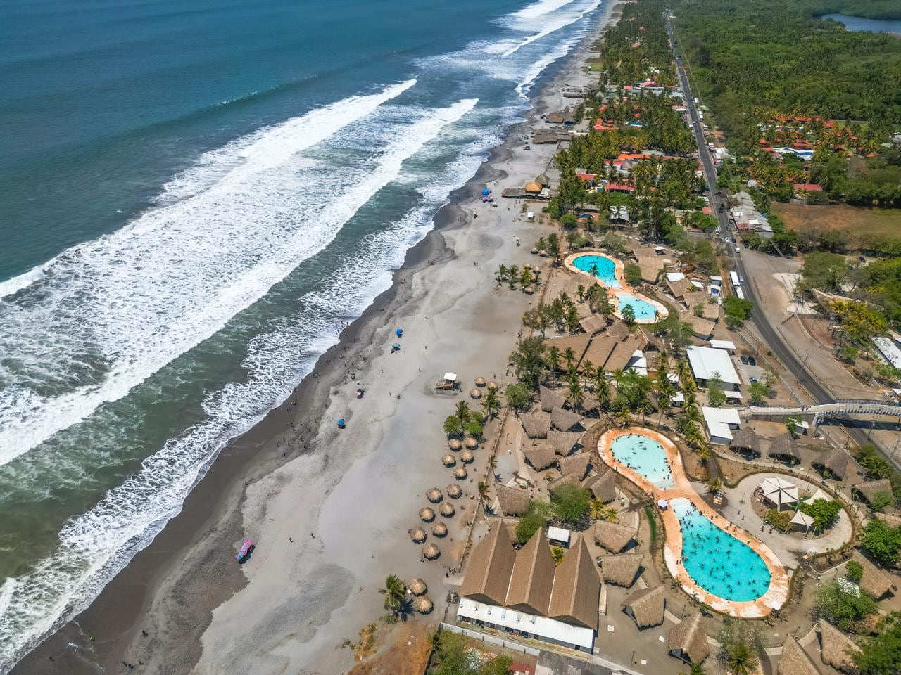 Las zonas de playa e infraestructura turística de El Salvador forman parte de los recorridos previstos para las delegaciones internacionales de ONU Turismo (Cortesía: Secretaría de Prensa).