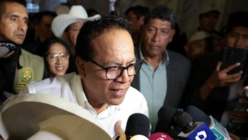 Roberto Sánchez comunicó que se reunió con observadores de la Unión Europea y la OEA en pleno conteo de la ONPE