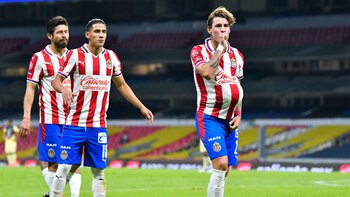 Chicote Calderón celebra su doblete