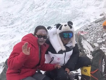 No tiene patrocinadores, ni equipos