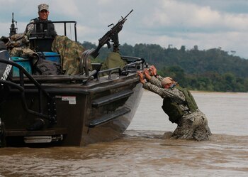 Imagen de archivo fechada el l 7 de noviembre de 2018, que muestra a Infantes de marina de la Armada de Colombia. EFE/Ernesto Guzmán Jr /Archivo