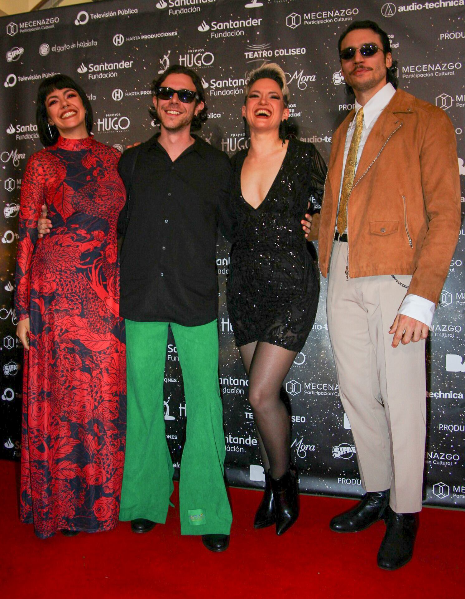 El elenco de Sandro, el musical festejó sus premios