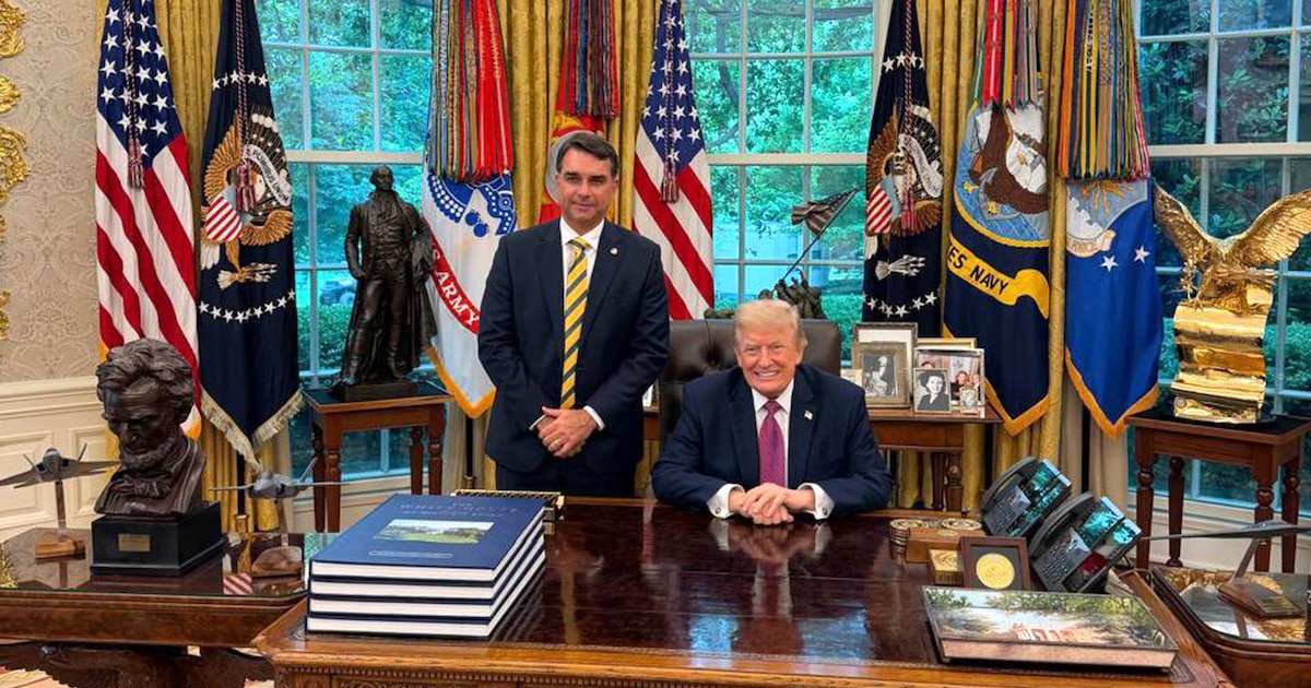 Donald Trump respalda a Flávio Bolsonaro tras primera vuelta electoral en Brasil