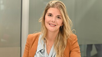 Carolina Avalis, vocal titular y