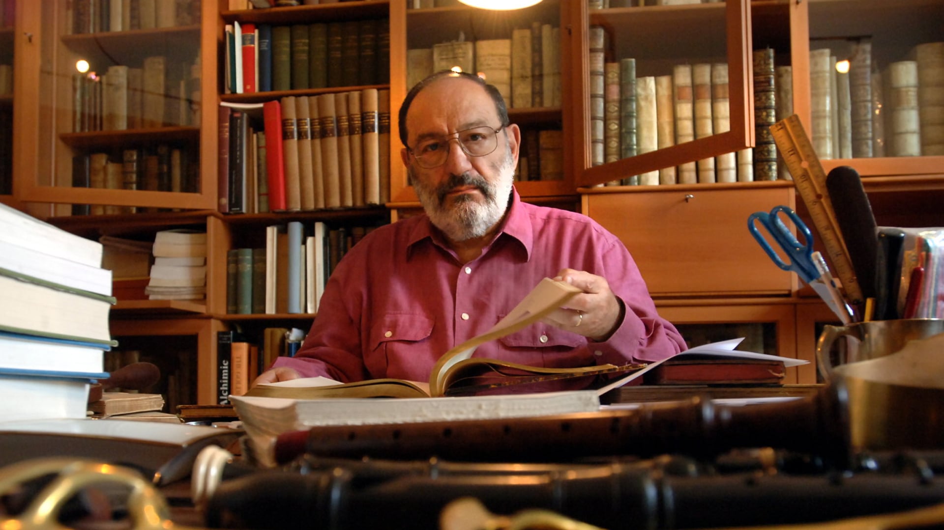 Umberto Eco, filósofo italiano: “El libro es una pequeña anticipación de inmortalidad hacia atrás” (Fotogramma / Splash News/ Vida P)
