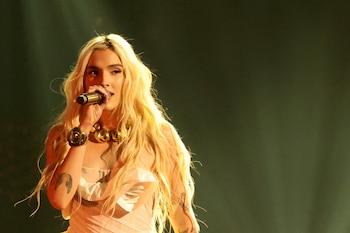 Elena Rose anunció su llegada