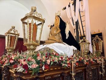 El paso de Nuestra Señora de las Angustias de la Hermandad del Santo Entierro de Huelva.
