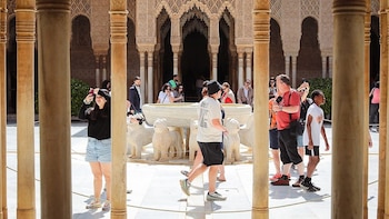 La Alhambra mantiene su habitual ritmo de venta de entradas a pesar de la serie sísmica