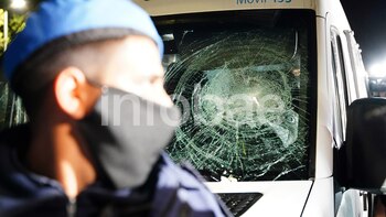 Huevazos, empujones y cacerolazos: cómo