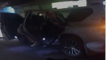 Captura de pantalla: asaltante baja