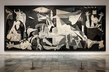 El traslado del cuadro 'Guernica' al museo Guggenheim de Bilbao se propone como homenaje en el 90 aniversario del bombardeo de la villa vasca