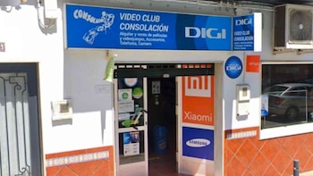 Puerta del Videoclub Consolación, en Utrera (Facebook Ayuntamiento de Utrera)
