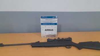 El rifle incautado al acusado