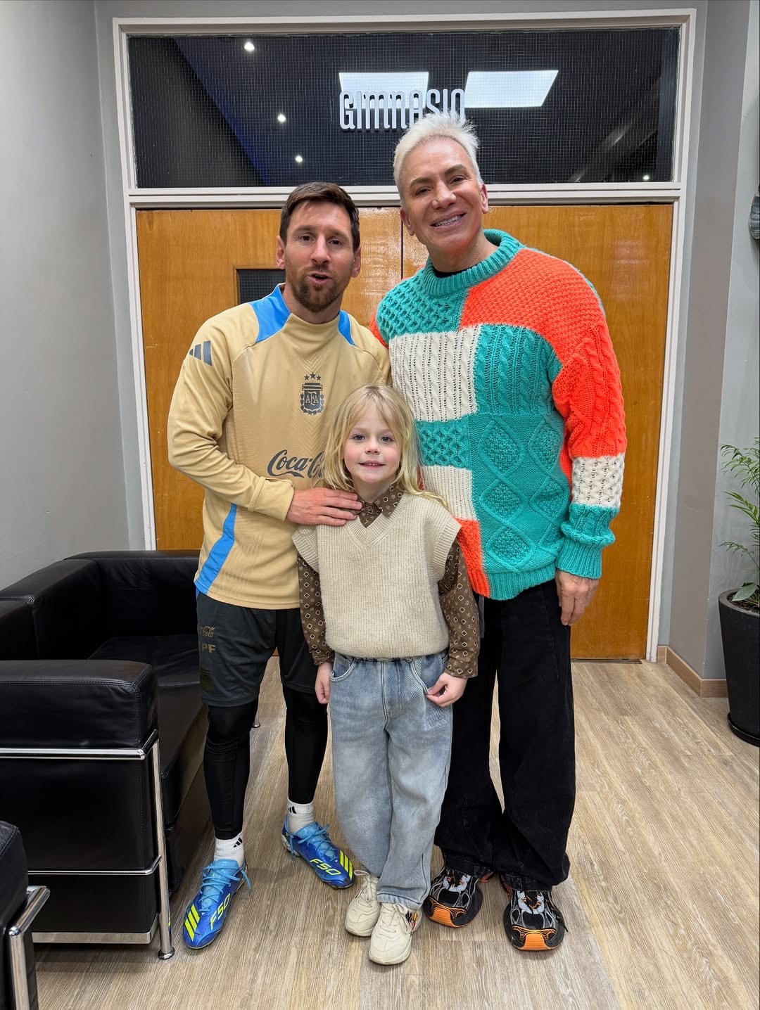 Dionisio cumplió el sueño de conocer a Lionel Messi en el predio de la AFA