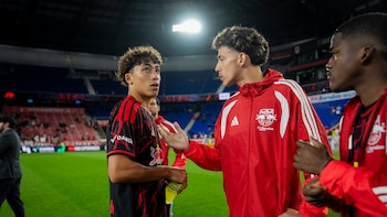Los futbolistas profesionales que aún viven con sus padres