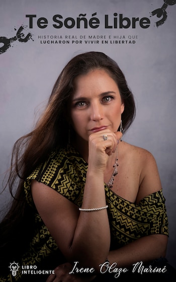 La autora en la portada