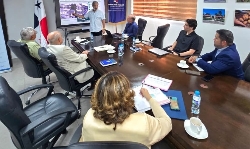 Representantes de la empresa Consorcio Panamericana de Cannabis expusieron que el proyecto contempla una primera etapa orientada a un semillero agronómico controlado. (MIDA)