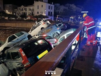Imagen de la riada en Cadaqués difundida por los bomberos. (Bombers de la Generalitat)