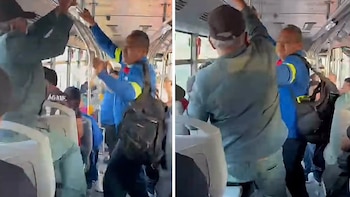 Captan pelea entre adultos mayores en un camión de Monterrey: riña fue por abrir las piernas demasiado