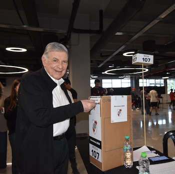 Hugo Santilli votó en las