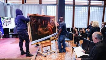 Una mujer que huyó de los nazis debió abandonar una pintura: su familia acaba de recuperarla