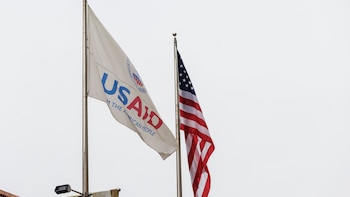 Revelan otro polémico contrato de