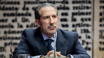 Un exalto cargo de Transportes detalla cómo la compra de mascarillas se duplicó en 38 minutos de 4 a 8 millones de unidades a petición de Ábalos