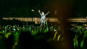 La banda llegó al país