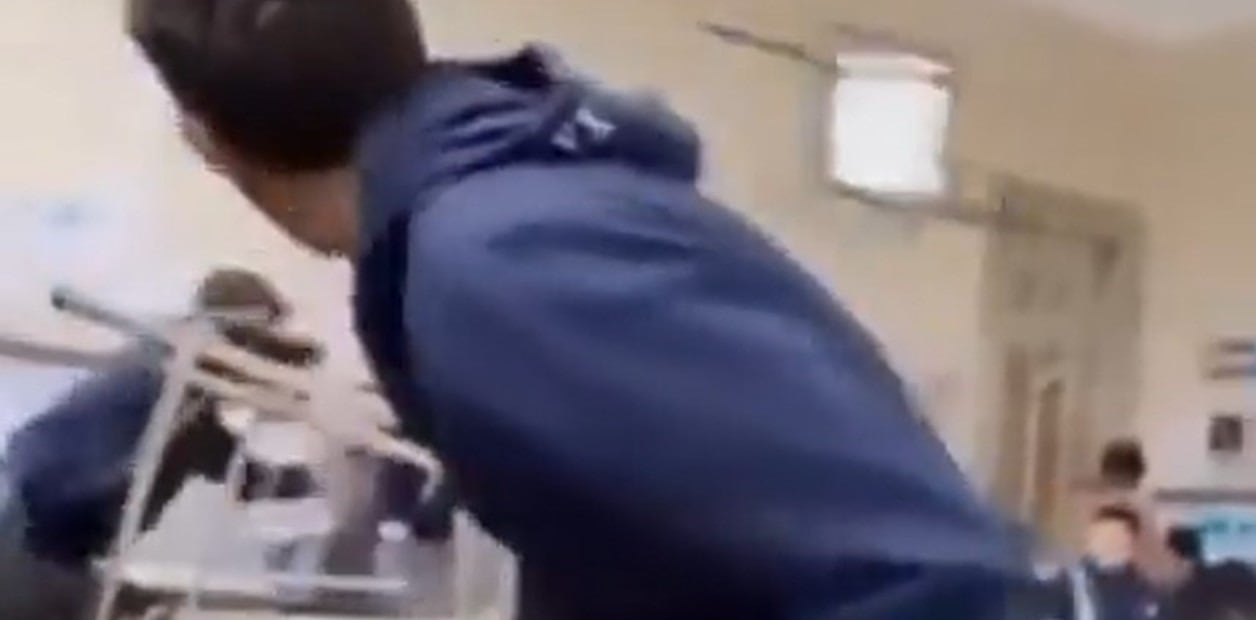 El episodio en el Colegio San José comenzó con un desafío entre alumnos que incluyó arrojar una silla dentro del aula
