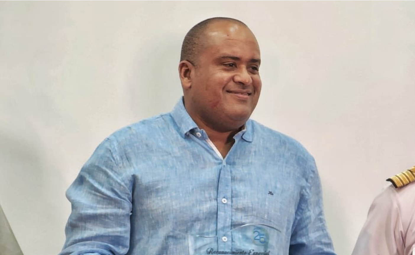 Everth Hawkins fue gobernador del archipiélago de San Andrés entre 2020 y 2023 - crédito @EVERTHHAWKINS/X
