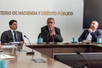El ministro de Hacienda, Miguel Gómez, anunció que el Gobierno solicitará citar a la Comisión Interparlamentaria de Crédito Público para avanzar en el trámite requerido para ampliar el financiamiento - crédito @miguel_gomez_m/X