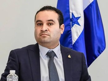 El viceministro de Trabajo, Daniel Discua, advirtió que el Gobierno podría aplicar medidas legales si continúa la suspensión de los servicios médicos en Honduras. (Foto: Archivo)