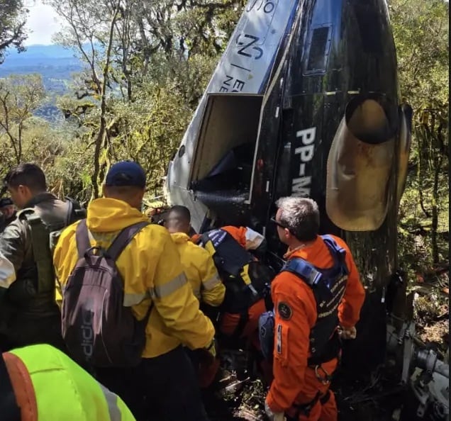 Los equipos de rescate recuperaron los cadáveres al mediodía del martes en Santa Bárbara, Urubici (Crédito: Cuerpo de Bomberos Militares de Santa Catarina (CBMSC)